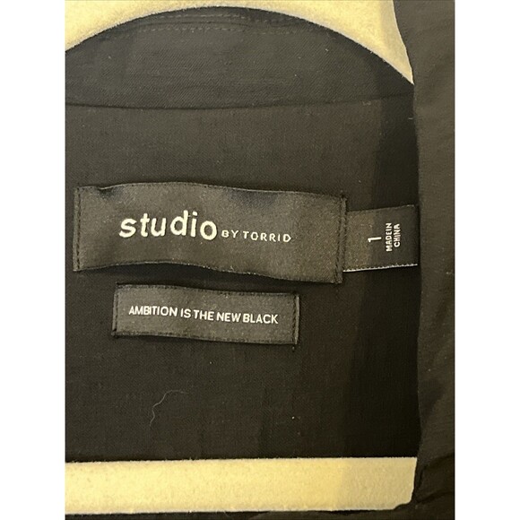 Studio by Torrid Women's 3/4 Sleeve Blazer Sz 1 Black Stretchy 1 Button Career - Picture 5 of 15